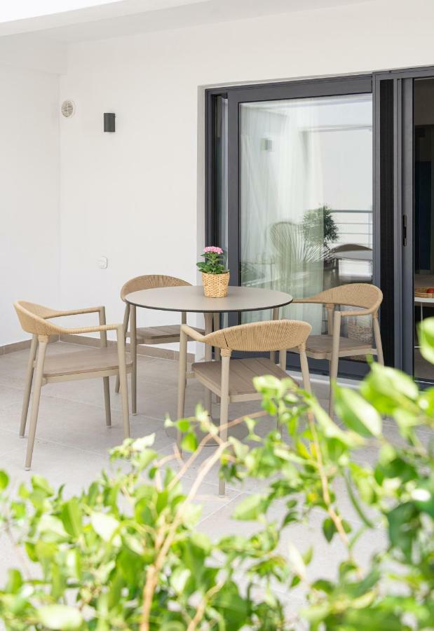 Eladia Suites Neos Marmaras Ngoại thất bức ảnh